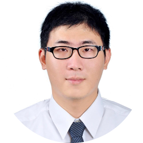 蔡易成;